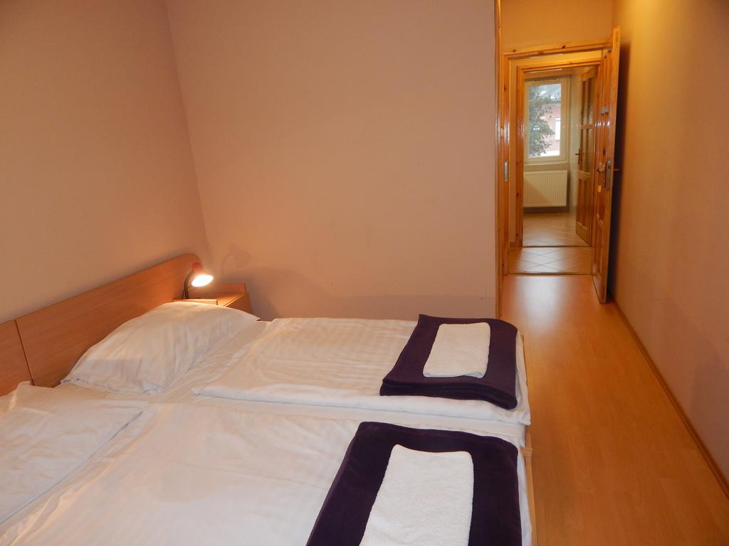 Hajdu Vendeghaz Hotel Hajduszoboszlo Bilik gambar