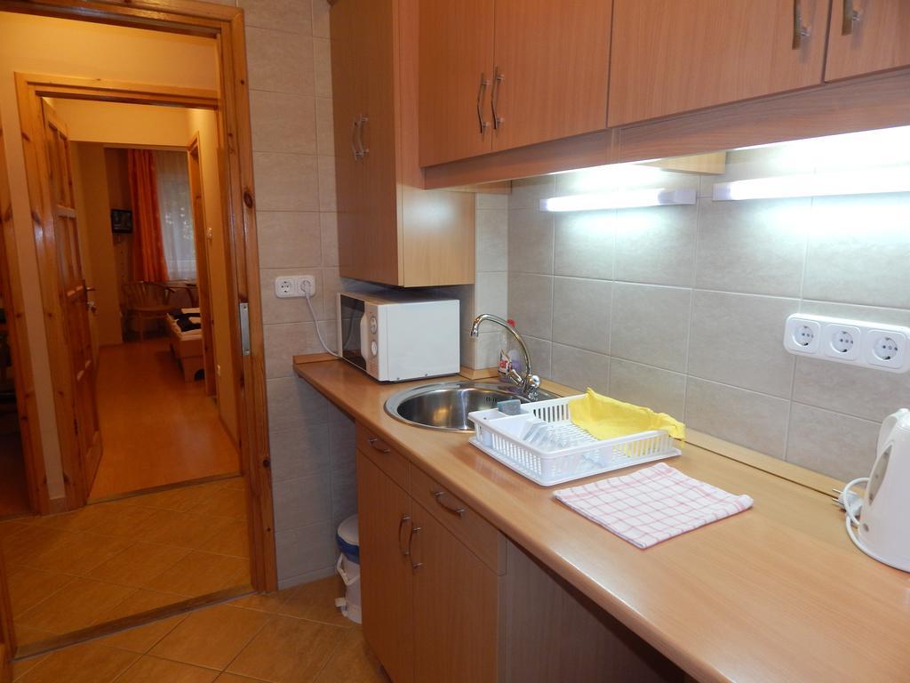 Hajdu Vendeghaz Hotel Hajduszoboszlo Bilik gambar