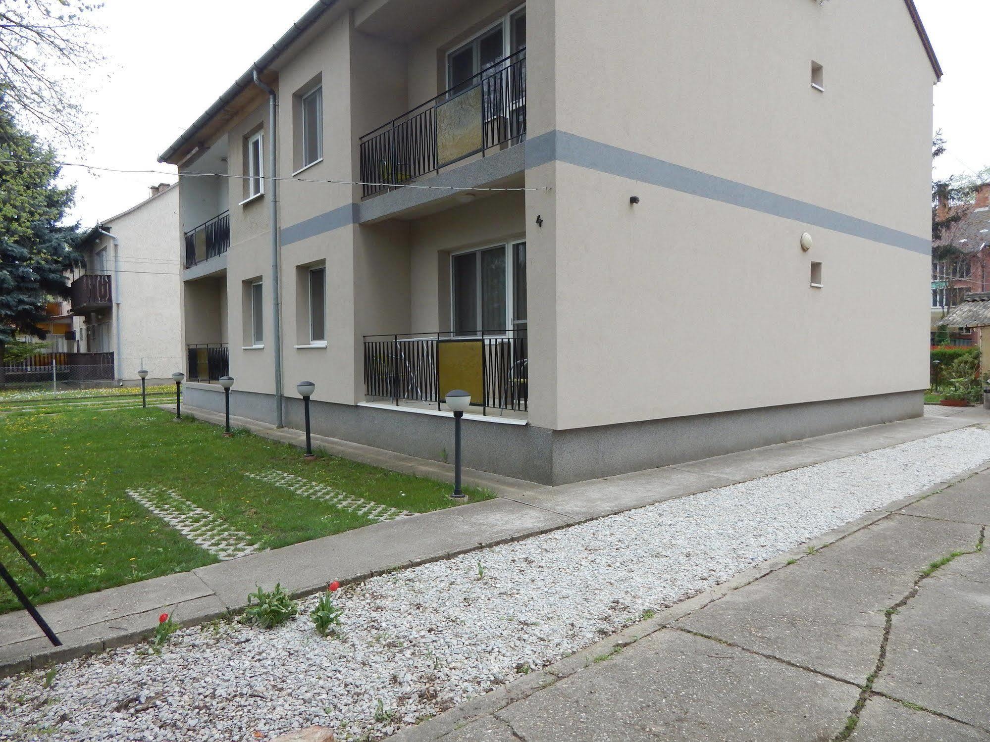 Hajdu Vendeghaz Hotel Hajduszoboszlo Luaran gambar